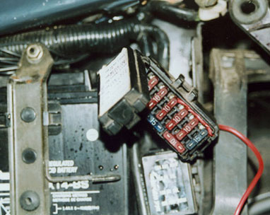 fusebox.jpg (35512 bytes)