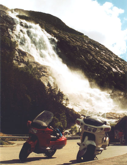 highfoss.jpg (53553 bytes)