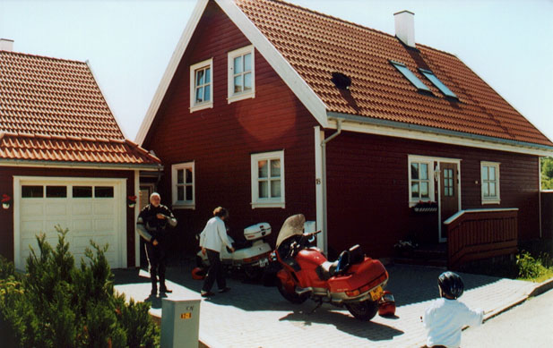 lovikhome.jpg (73672 bytes)